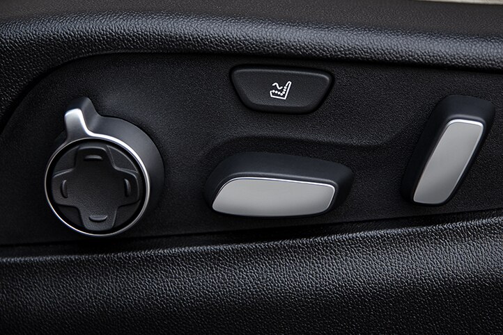 Asientos con ajuste electrónico en tu SUV compacta, Cadillac XT4 2023