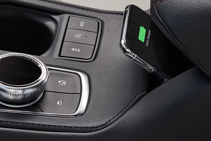 Vanguardista cargador inalámbrico para smartphone en Cadillac XT4 2023, SUV