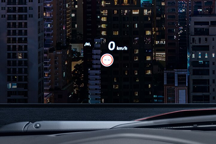 Innovador Head Up Display que proyecta lecturas digitales en el parabrisas de tu Cadillac XT4 2023, SUV