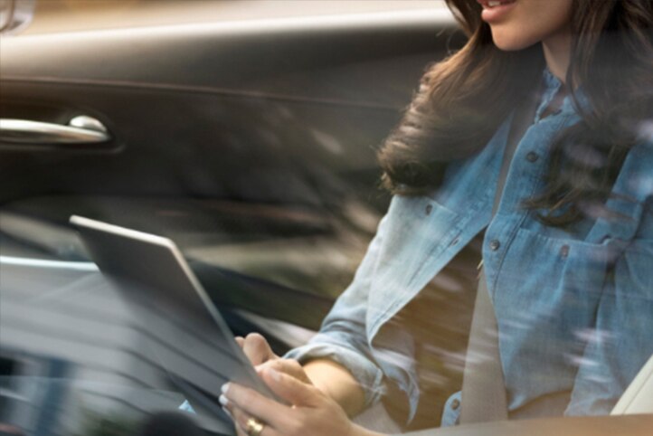 Sistema OnStar 4G LTE con hotspot de Wi-Fi hasta para 7 dispositivos en Cadillac XT4 2023